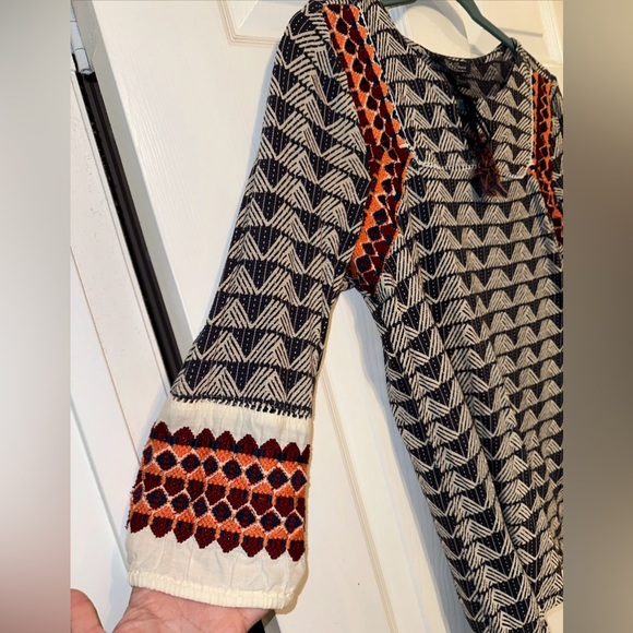 Lucky Brand M Womens 3/4 Sleeve Boho Top Tie Front Navy Blue Print Embroidery - Picture 3 of 7